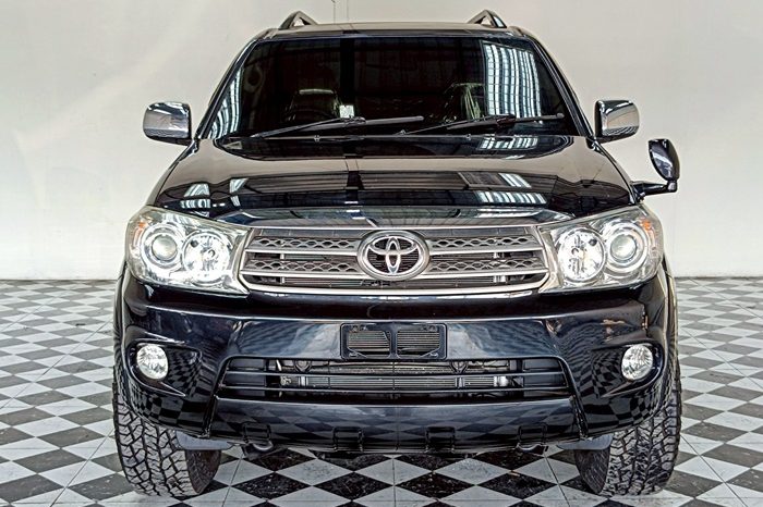 TOYOTA 2WD 2010 2.7V AT FORTUNER BLACK  2814 full