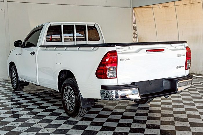 REVO 2WD 2020 2.4J MT STANDARD WHITE  330 full