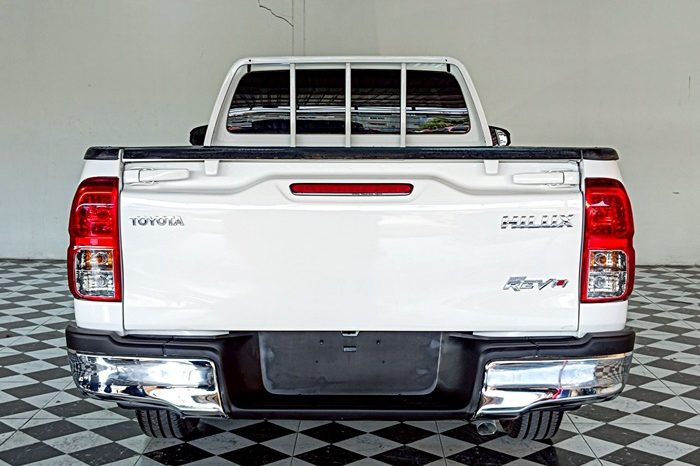 REVO 2WD 2020 2.4J MT STANDARD WHITE  330 full