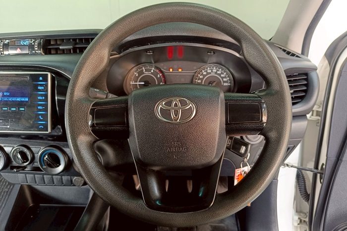 REVO 2WD 2020 2.4J MT STANDARD WHITE  330 full