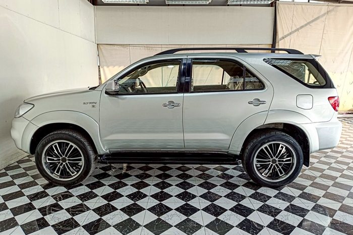 TOYOTA 2WD 2008 2.7V AT FORTUNER SILVER  3937 full