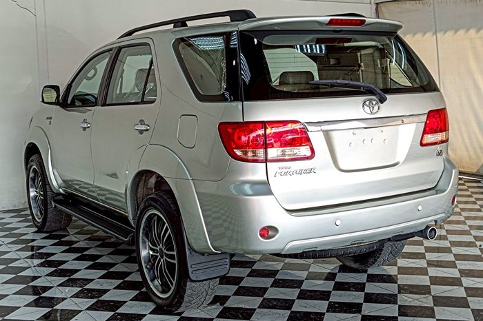 TOYOTA 2WD 2008 2.7V AT FORTUNER SILVER  3937 full