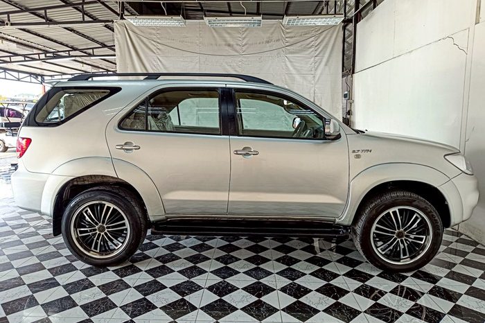 TOYOTA 2WD 2008 2.7V AT FORTUNER SILVER  3937 full