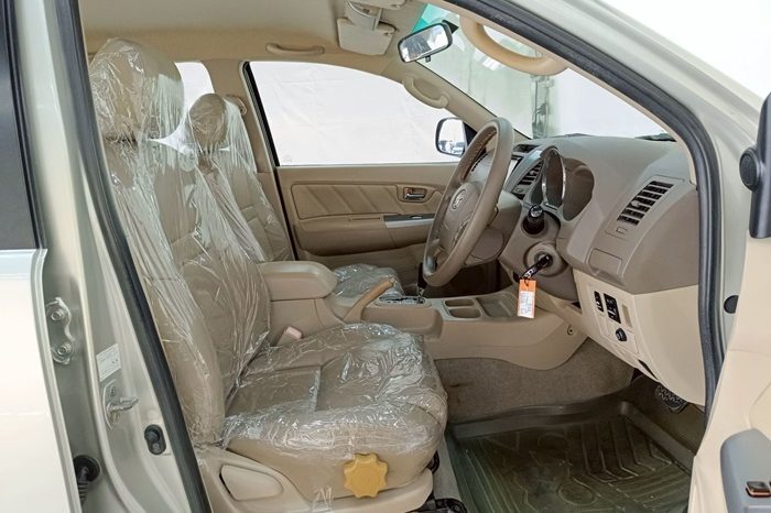 TOYOTA 2WD 2008 2.7V AT FORTUNER SILVER  3937 full