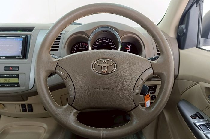 TOYOTA 2WD 2008 2.7V AT FORTUNER SILVER  3937 full