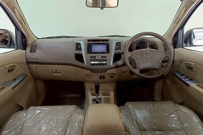 TOYOTA 2WD 2008 2.7V AT FORTUNER SILVER  3937 full