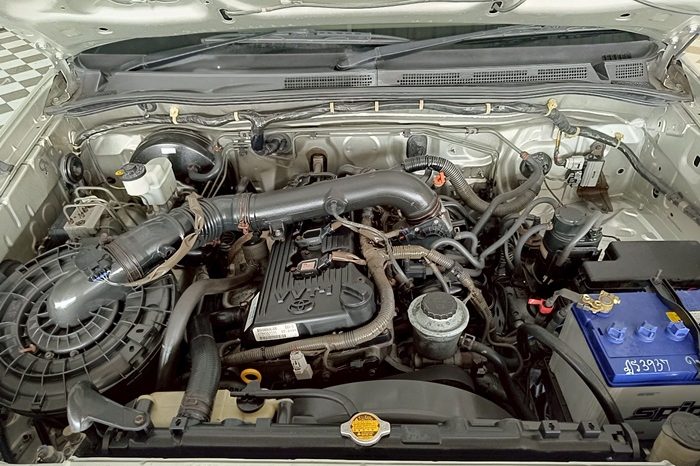 TOYOTA 2WD 2008 2.7V AT FORTUNER SILVER  3937 full