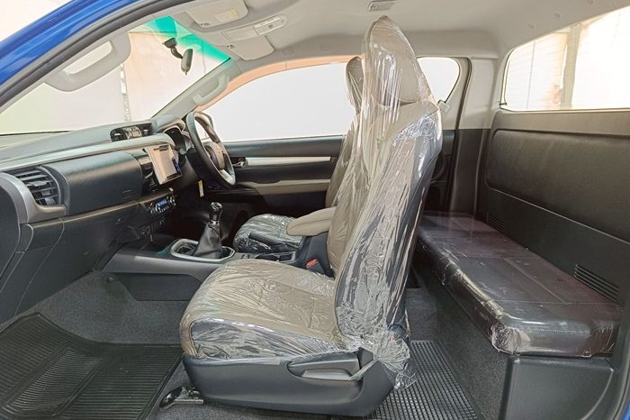 REVO 4WD 2016 2.8G MT SMART CAB BLUE  4064 full