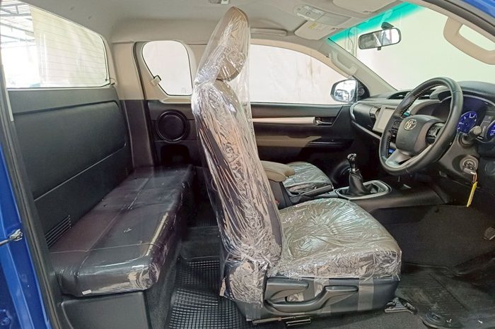 REVO 4WD 2016 2.8G MT SMART CAB BLUE  4064 full