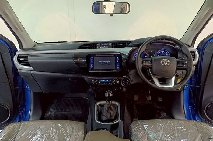 REVO 4WD 2016 2.8G MT SMART CAB BLUE  4064 full