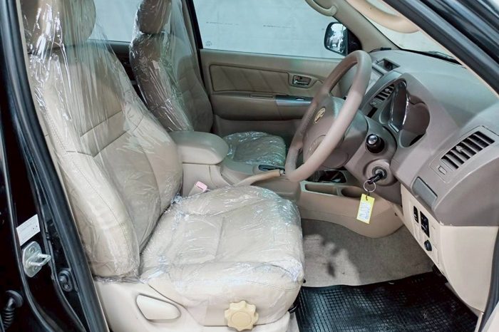 TOYOTA 4WD 2006 2.7V AT FORTUNER BLACK  4303 full