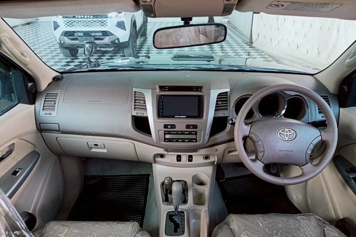 TOYOTA 4WD 2006 2.7V AT FORTUNER BLACK  4303 full