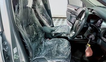 REVO 2WD 2020 2.4MID AT DOUBLE CAB WHITE  4348 full