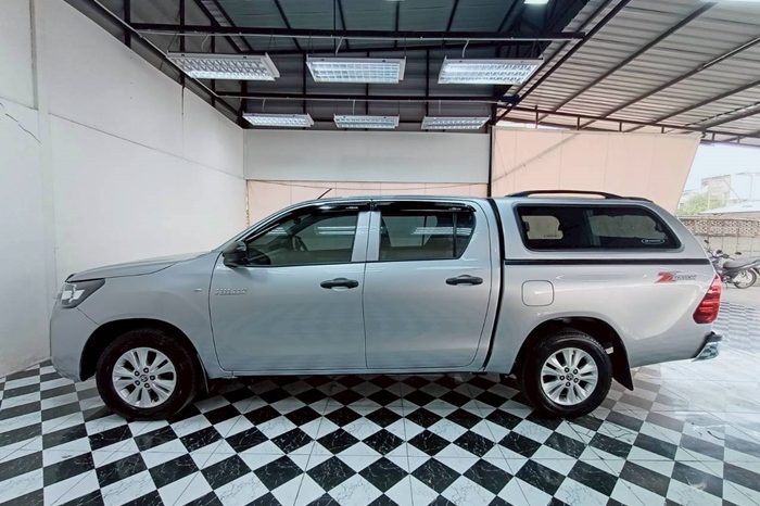 REVO 2WD 2020 2.4MID AT DOUBLE CAB WHITE  4348 full