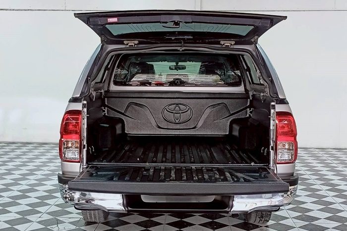 REVO 2WD 2020 2.4MID AT DOUBLE CAB WHITE  4348 full