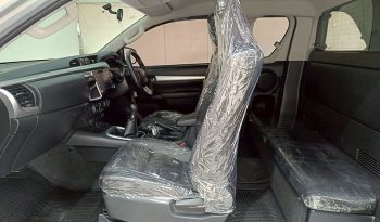 REVO 4WD 2022 2.4E MT SMART CAB SILVER  5052 full