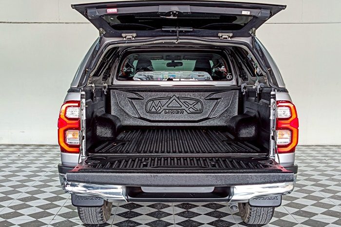 REVO 4WD 2022 2.4E MT SMART CAB SILVER  5052 full