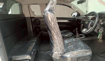 REVO 4WD 2022 2.4E MT SMART CAB SILVER  5052 full