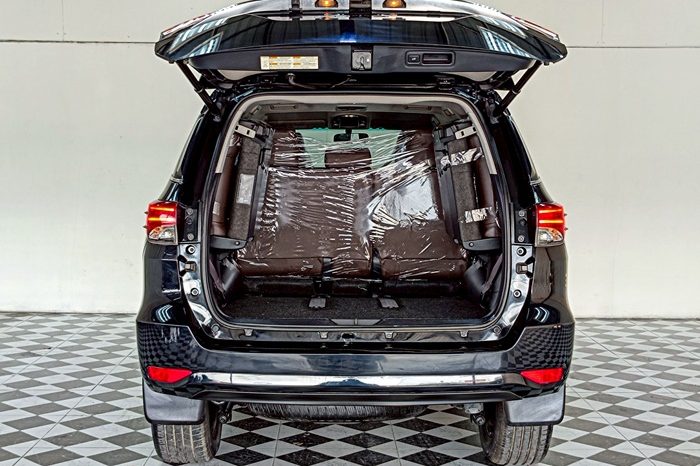 TOYOTA 2WD 2018 2.4V AT FORTUNER BLACK  5179 full