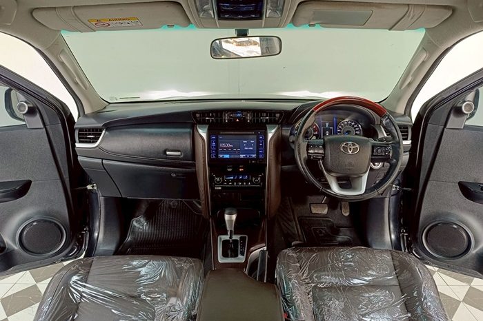 TOYOTA 2WD 2018 2.4V AT FORTUNER BLACK  5179 full