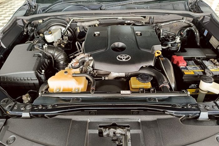 TOYOTA 2WD 2018 2.4V AT FORTUNER BLACK  5179 full