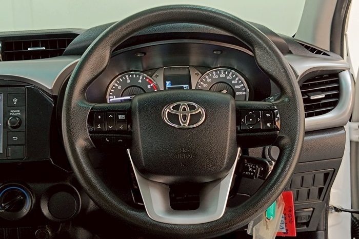 REVO PRE 2021 2.4 ENTRY AT SMART CAB WHITE  6230 full