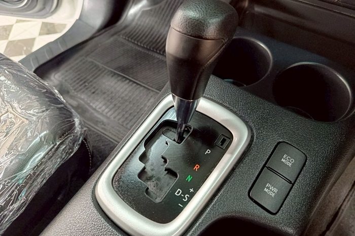 REVO PRE 2021 2.4 ENTRY AT SMART CAB WHITE  6230 full