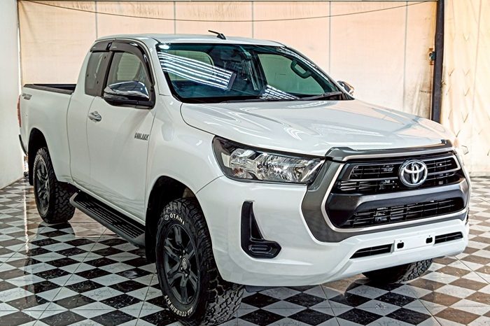 REVO PRE 2021 2.4 ENTRY AT SMART CAB WHITE  6230 full