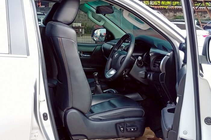 REVO 4WD 2020 2.8G MT DOUBLE CAB SILVER  7057 full