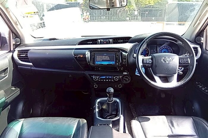 REVO 4WD 2020 2.8G MT DOUBLE CAB SILVER  7059 full