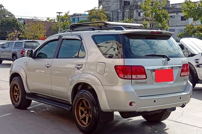TOYOTA 4WD 2006 2.7V AT FORTUNER SILVER  7486 full