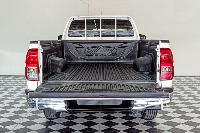 REVO 2WD 2019 2.4J MT STANDARD WHITE  7648 full