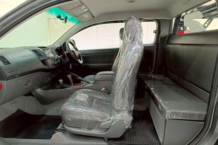 VIGO 4WD 2014 2.7J AT SMART CAB DARK GREY  8229 full