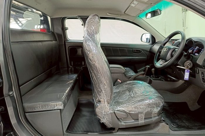 VIGO 4WD 2014 2.7J AT SMART CAB DARK GREY  8229 full