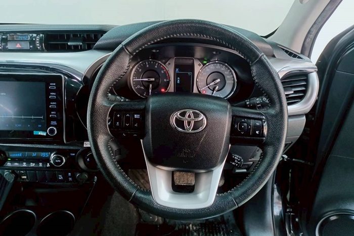 REVO 4WD 2021 2.8G AT DOUBLE CAB BLACK  8656 full