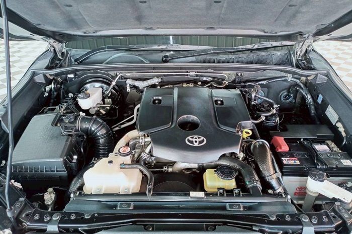 REVO 4WD 2021 2.8G AT DOUBLE CAB BLACK  8656 full