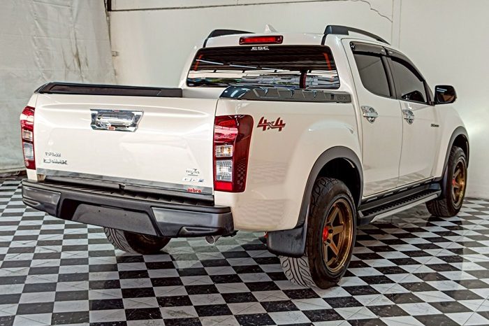 ISUZU 4WD 2019 3.0 AT DOUBLE CAB WHITE  8732 full