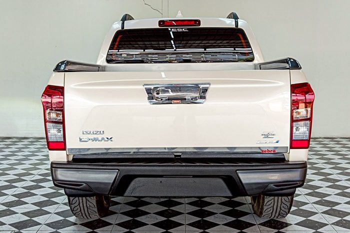 ISUZU 4WD 2019 3.0 AT DOUBLE CAB WHITE  8732 full