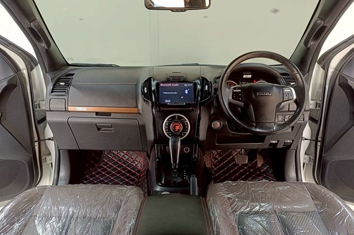 ISUZU 4WD 2019 3.0 AT DOUBLE CAB WHITE  8732 full