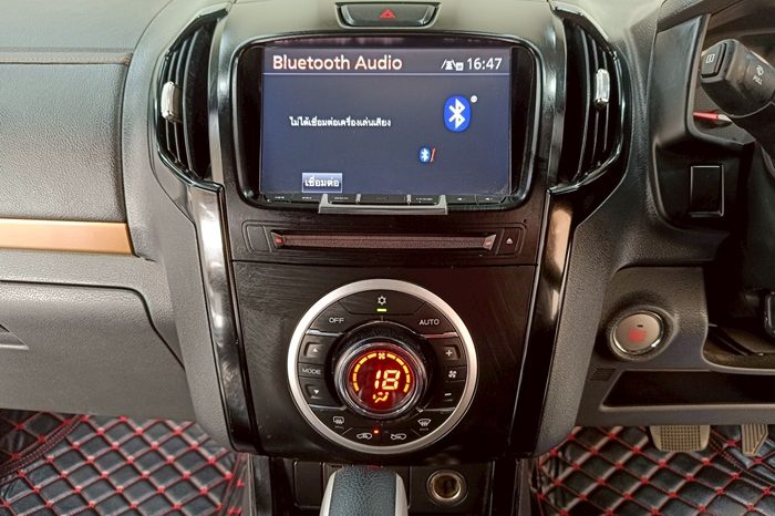 ISUZU 4WD 2019 3.0 AT DOUBLE CAB WHITE  8732 full