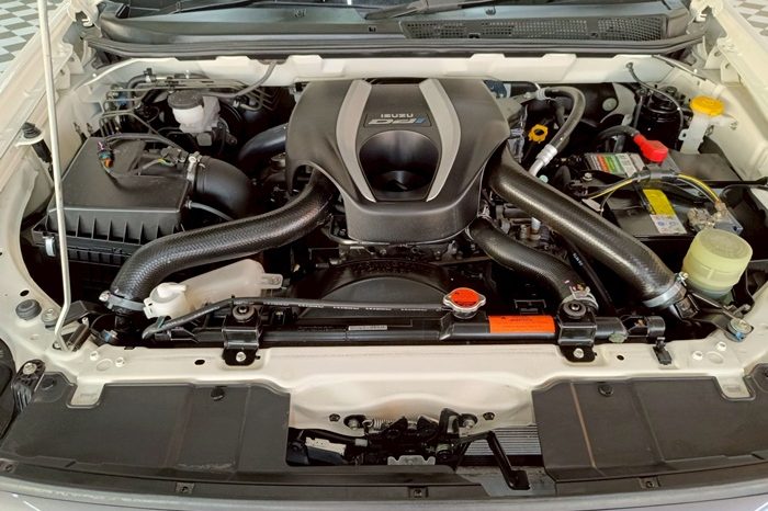 ISUZU 4WD 2019 3.0 AT DOUBLE CAB WHITE  8732 full