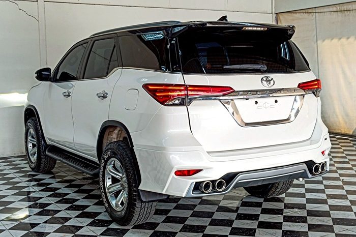 TOYOTA 2WD 2015 2.7V AT FORTUNER WHITE  909 full