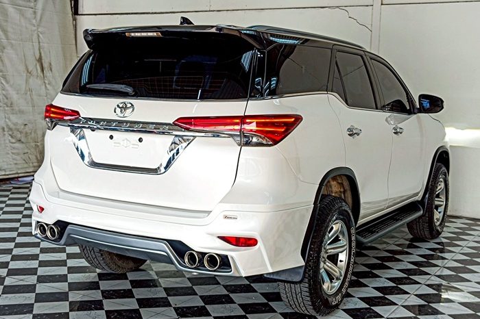 TOYOTA 2WD 2015 2.7V AT FORTUNER WHITE  909 full