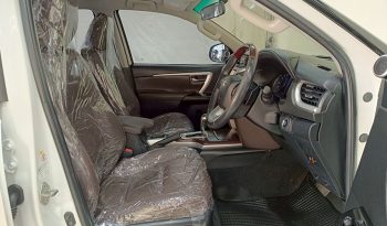 TOYOTA 2WD 2015 2.7V AT FORTUNER WHITE  909 full