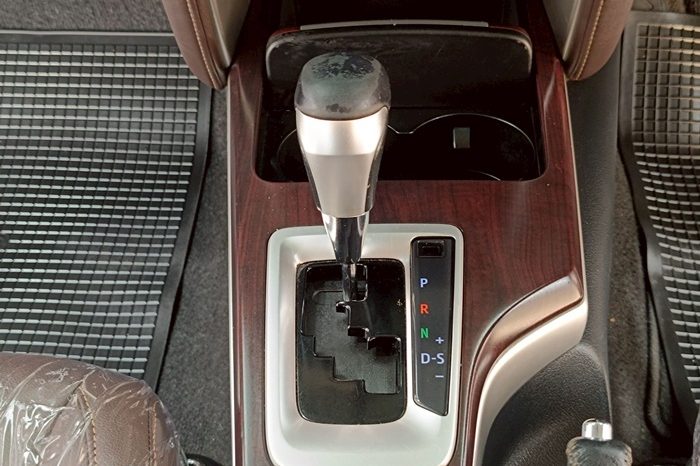 TOYOTA 2WD 2015 2.7V AT FORTUNER WHITE  909 full