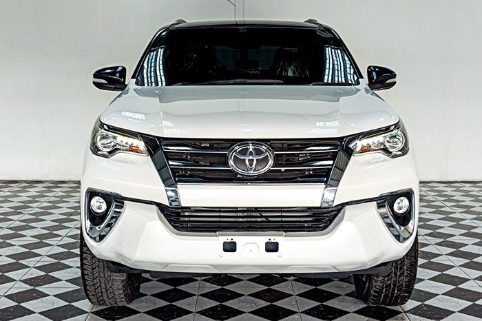 TOYOTA 2WD 2015 2.7V AT FORTUNER WHITE  909 full
