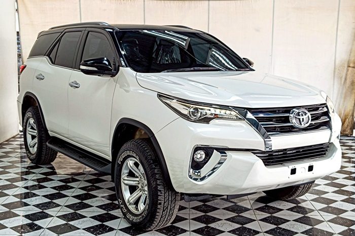 TOYOTA 2WD 2015 2.7V AT FORTUNER WHITE  909 full