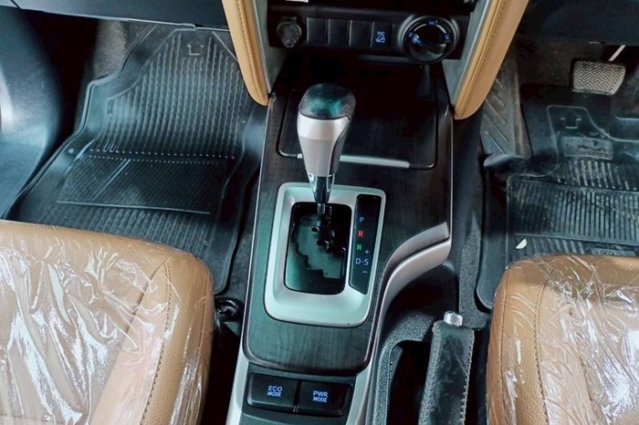 TOYOTA 4WD 2019 2.8V AT FORTUNER SILVER  9230 full