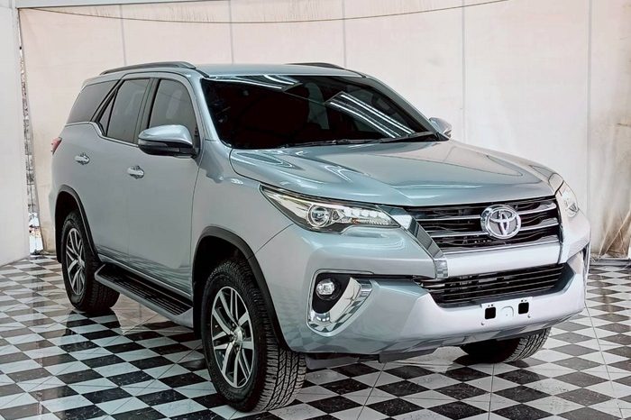 TOYOTA 4WD 2019 2.8V AT FORTUNER SILVER  9230 full