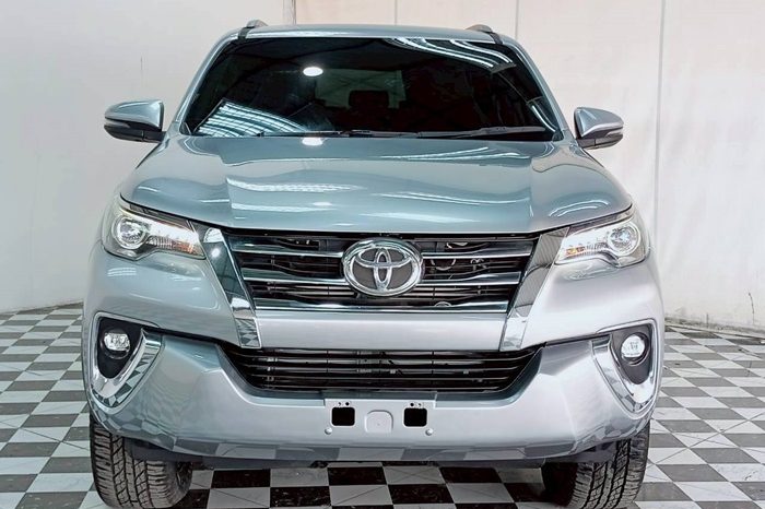TOYOTA 4WD 2019 2.8V AT FORTUNER SILVER  9230 full